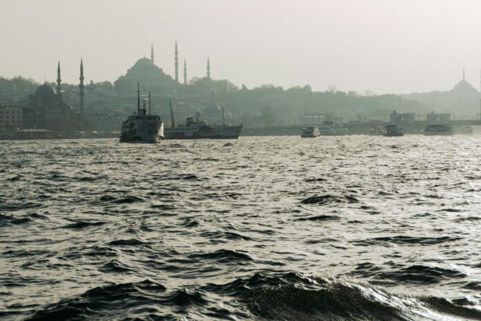 Istanbul in Summer: Beat the Heat and Love Every M - Istanbul Guidebook