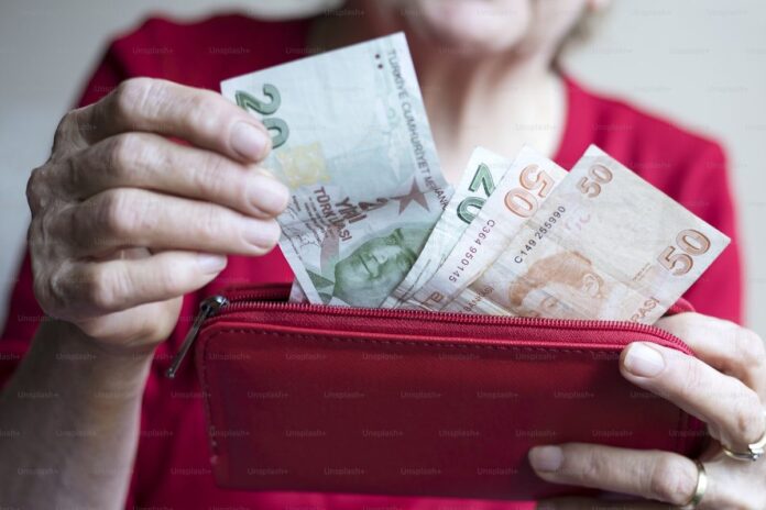 istanbul-guidebook-294 Money in Istanbul: Currency, Cards, Tipping, and