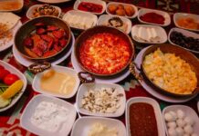Meyhane Culture: How to Have an Authentic Rakı Night in Istanbul Meyhane Culture: How to Have an Authentic Rakı N