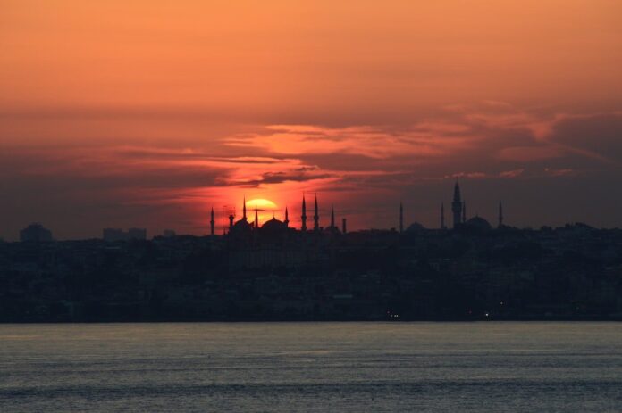 istanbul-guidebook-328 Üsküdar Guide: Serene Views and Local Life on th