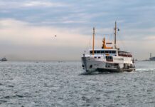 Moda Walking Guide: Kadıköy’s Coolest Pocket View across the Marmara Sea toward the Asian side of Istanbul