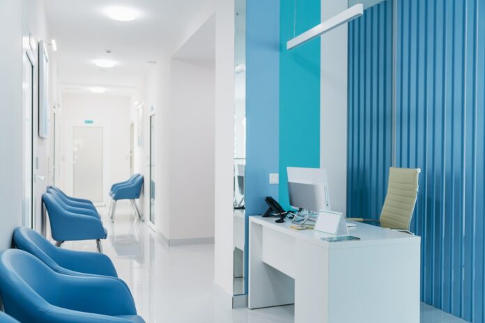 red-flags-hair-transplant-clinic-istanbul Modern clinic reception with patient files