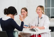 Translator Services for Medical Tourists in Istanbul: What You Need Medical interpreter assisting a patient at a clinic